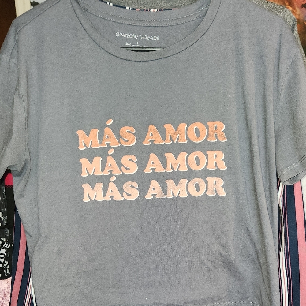 Grayson Threads Gray Tee with Pink 'Más Amor'